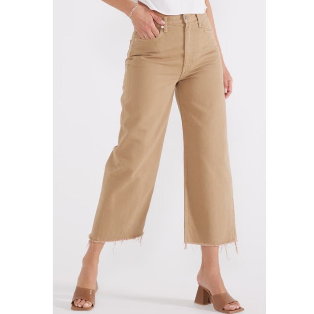 ÉTICA
Devon High Waist Raw Hem
Crop Wide Leg Jeans